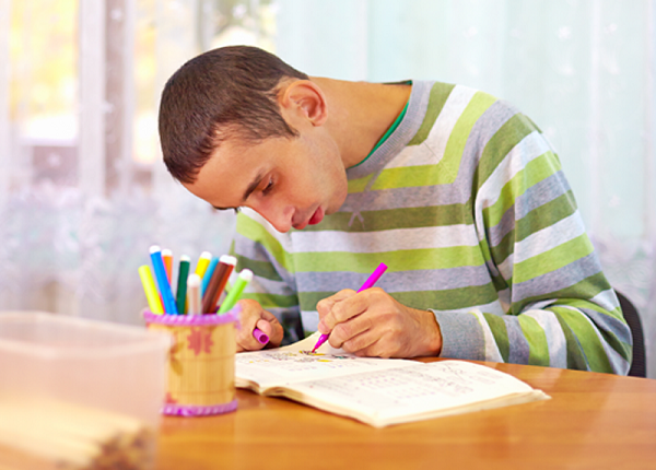Thiểu năng trí tuệ cũng có thể ảnh hưởng đến kỹ năng viết