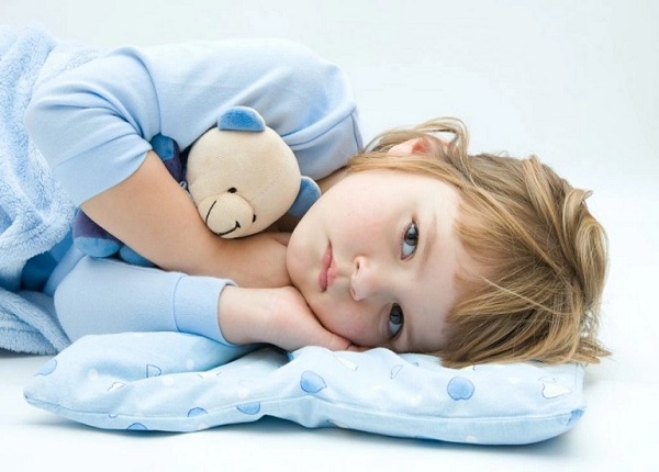 Trẻ khó ngủ có thể do nhiều nguyên nhân