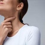 Viêm amidan mạn tính là tình trạng có thể gặp ở cả người lớn lẫn trẻ nhỏ
