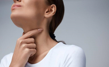 Viêm amidan mạn tính là tình trạng có thể gặp ở cả người lớn lẫn trẻ nhỏ